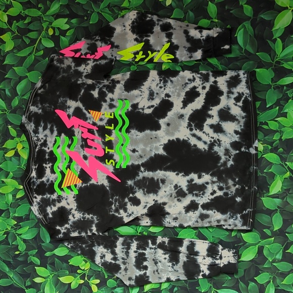 NWT Men's Medium Long Sleeve Surf Style Tie-Dye Shirt - Picture 6 of 9